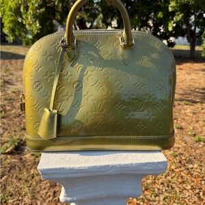 Authentic Louis Vuitton LV Hand Bag Alma PM olive/green Vernis